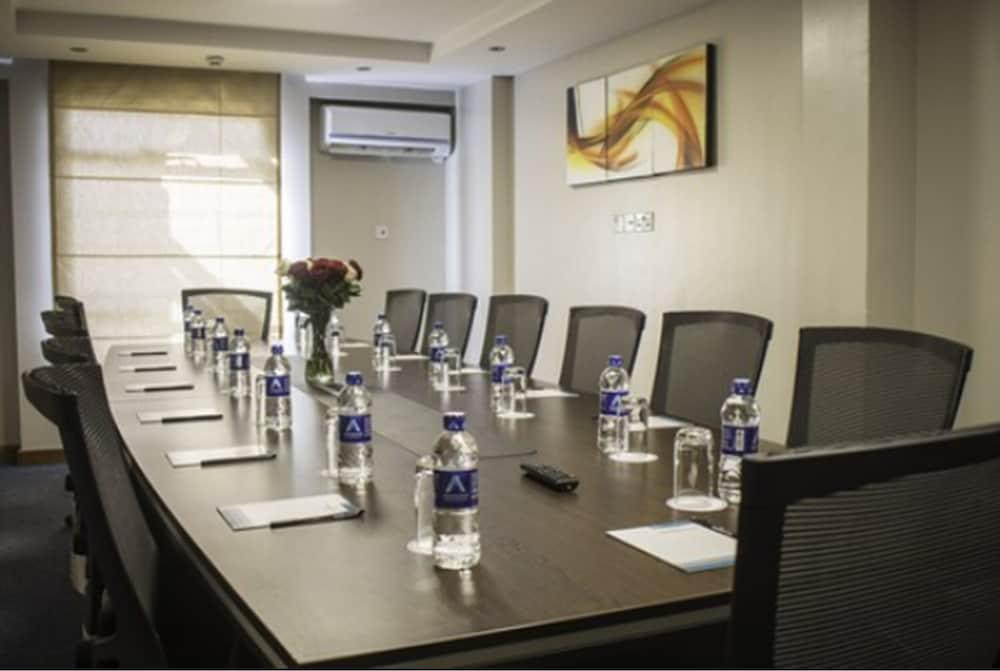 Longonot Place Serviced Apartment-Nairobi, City Centre Cbd Екстер'єр фото